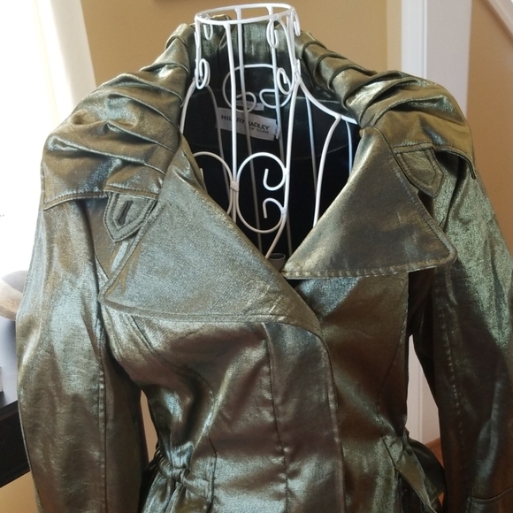 SHE'S ELECTRICIFYING❣️ Stunning metallic olive green jacket - Picture 2 of 8